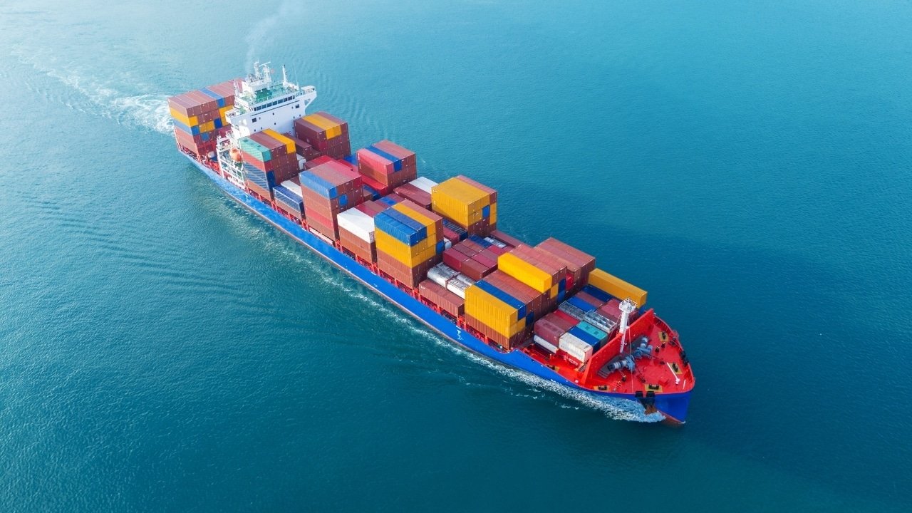 Complete Forwarding Freight Forwarding Guide: Documents, Challenges & Future