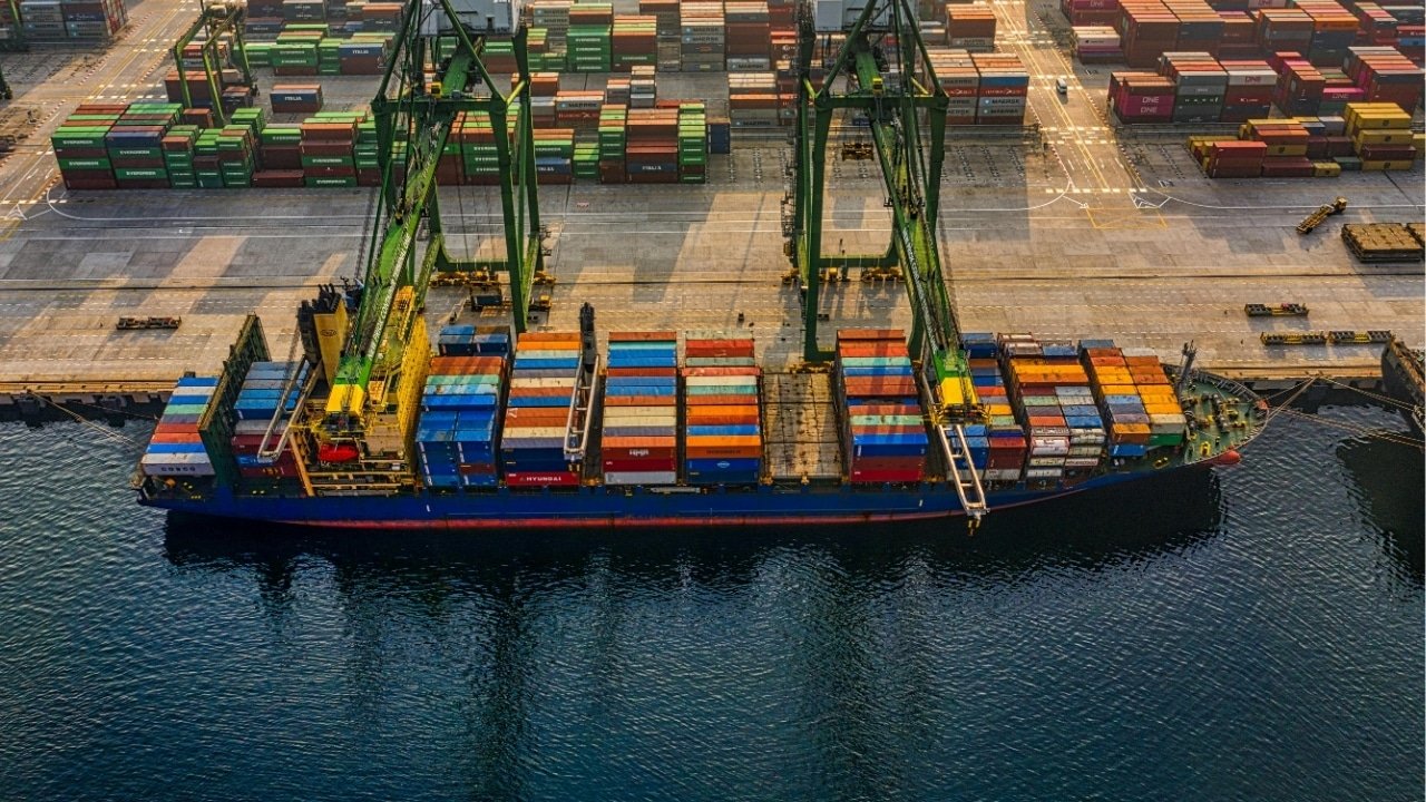 Sea Freight Rates: 7 Ways to Keep Shipping Costs Down
